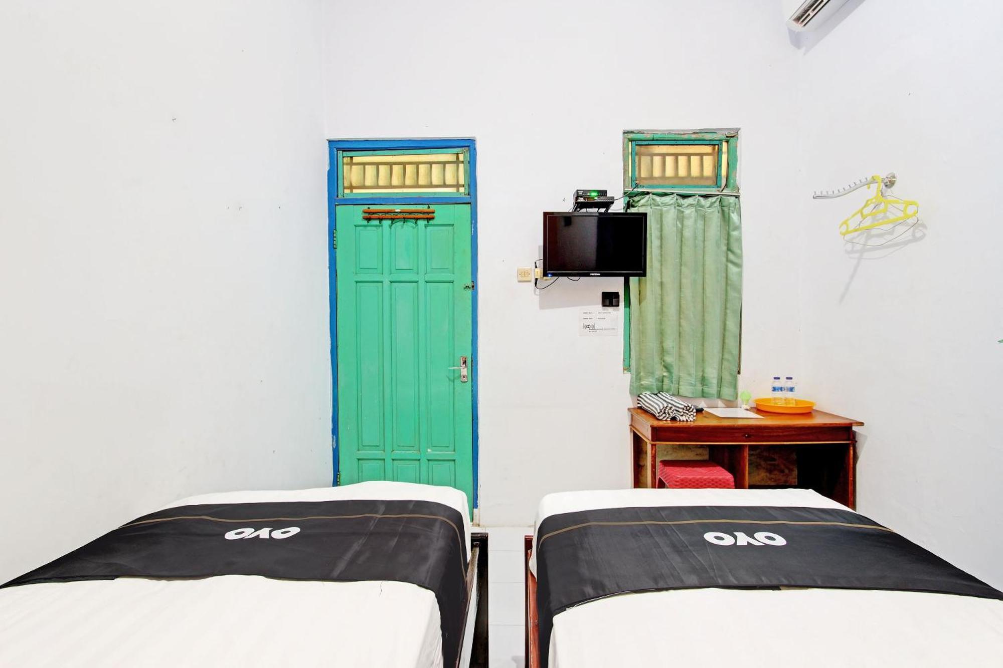 Capital O 92929 Hotel New Tirta Kencana Syariah Tegal  Exterior photo