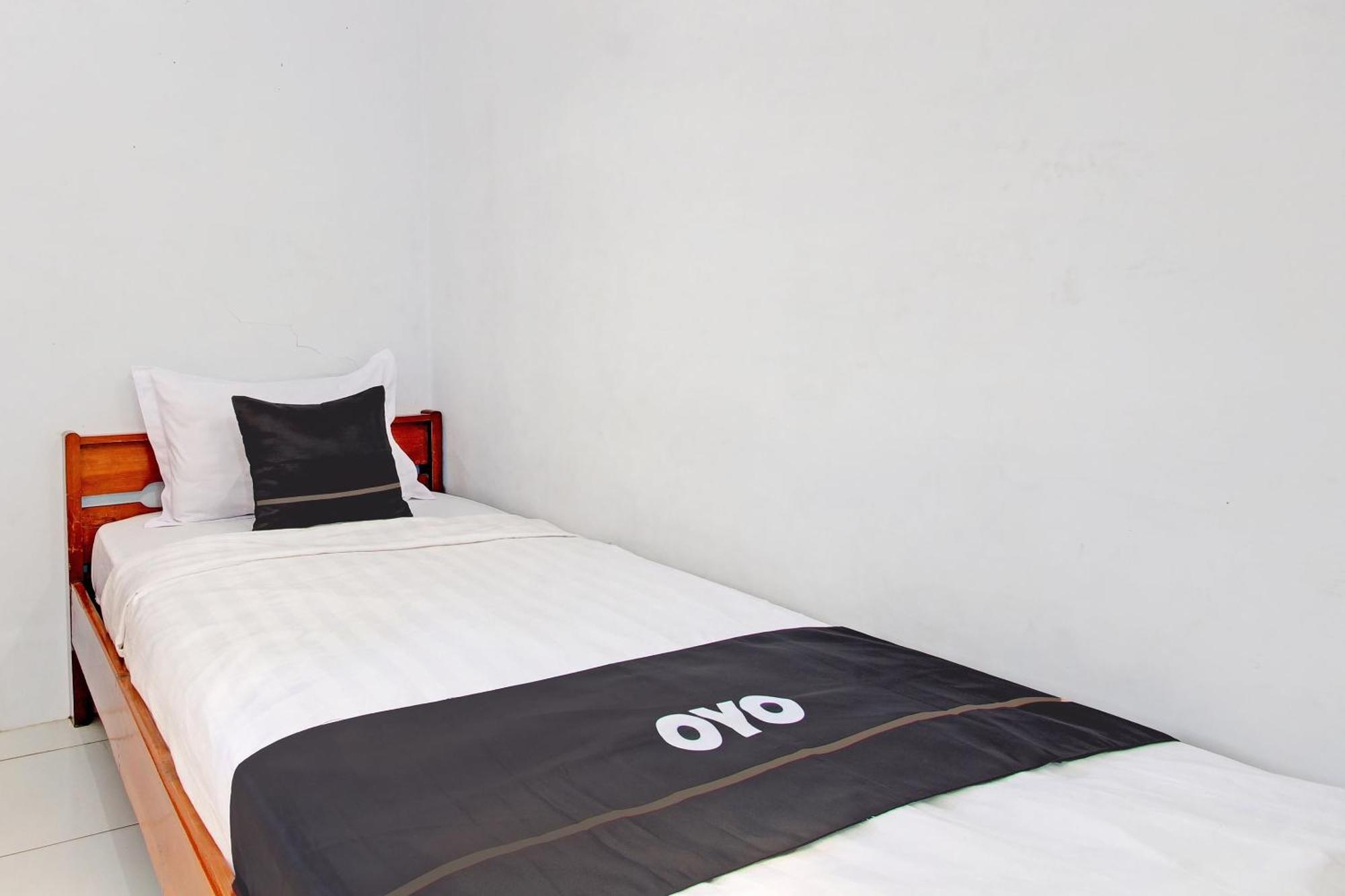 Capital O 92929 Hotel New Tirta Kencana Syariah Tegal  Exterior photo
