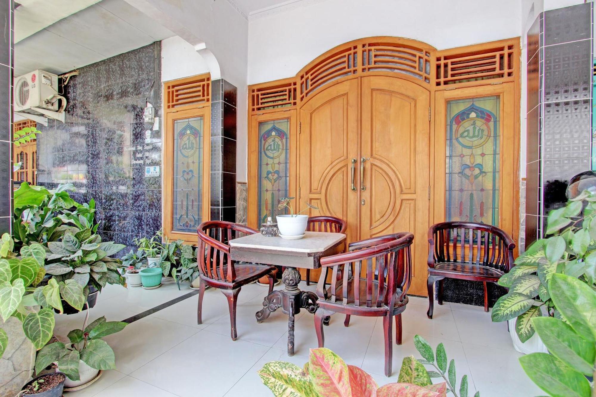 Capital O 92929 Hotel New Tirta Kencana Syariah Tegal  Exterior photo